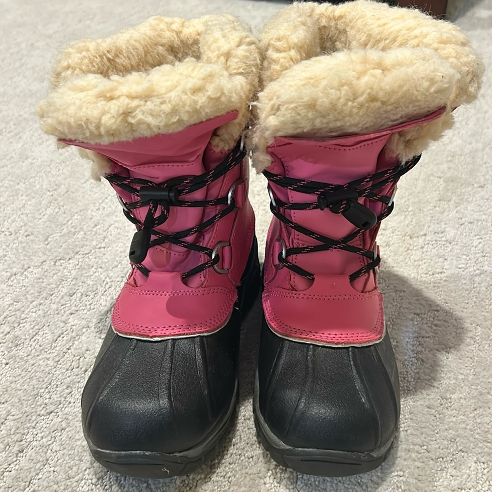 Cozy and warm waterproof Bear Paw Pink boots Sz. 3